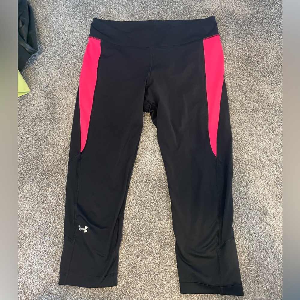 Under armour crop pants